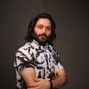 حسین علیزاده مدرس صداسازی ، آواز،گیتار